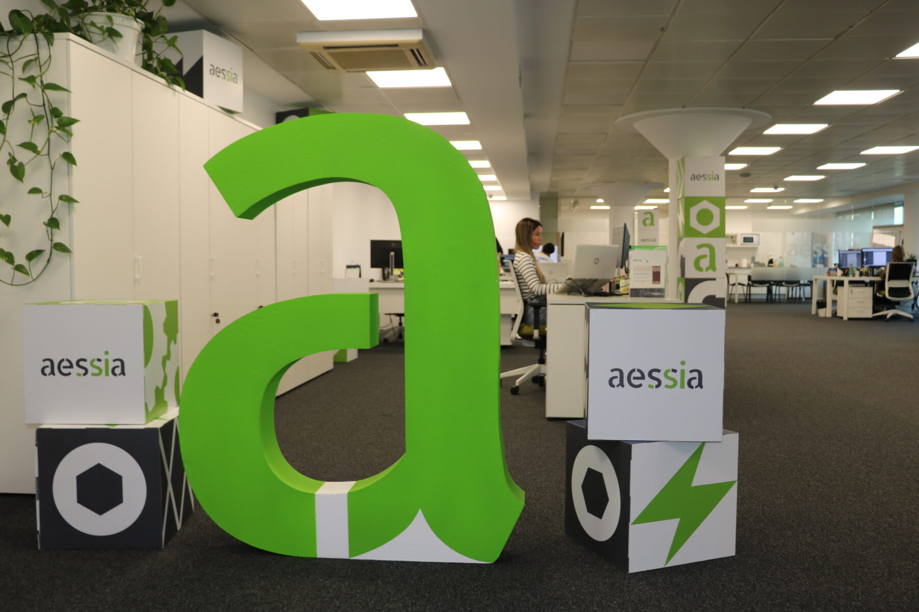 AESSIA estrena nuevas instalaciones 5. AESSIA Asociación de Entidades del Sistema de la Seguridad Industrial de Aragón AESSIA estrena nuevas instalaciones AESSIA. Asociación de Entidades del Sistema de la Seguridad Industrial de Aragón
